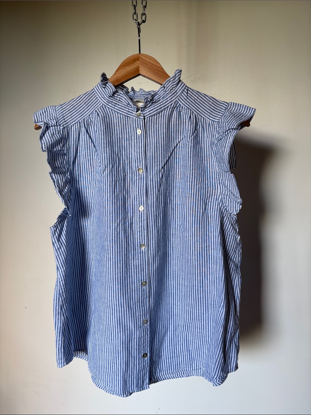 H&M Linen Ruffle-Collar Sleeveless Button Top Blue & White Striped Size Medium